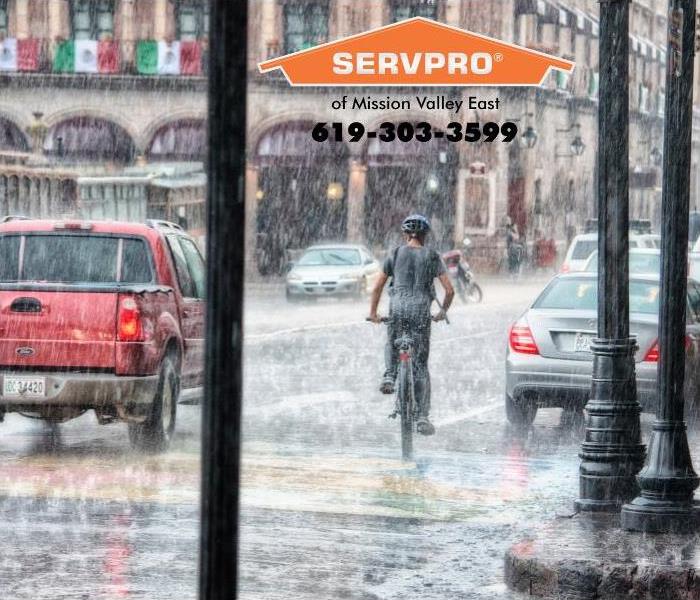 heavy rain on cyclist 